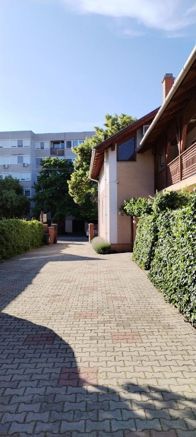 Rozsakert Apartmanhaz Hajdúszoboszló Екстериор снимка