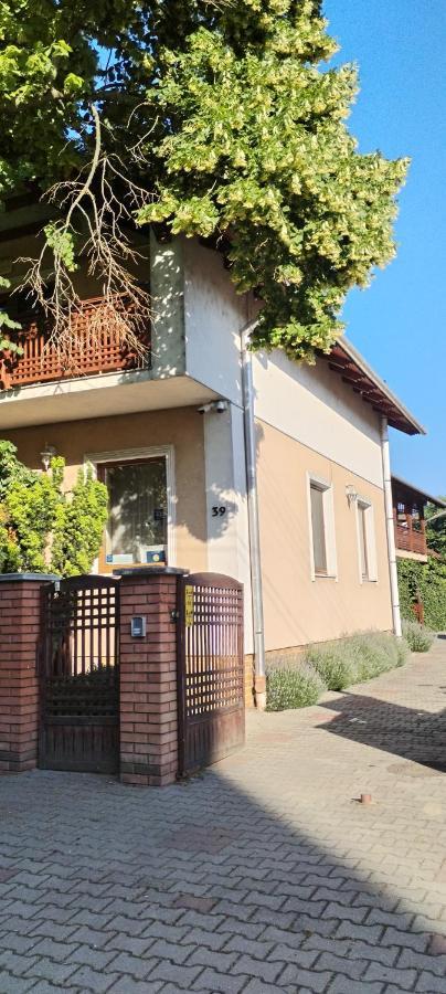 Rozsakert Apartmanhaz Hajdúszoboszló Екстериор снимка